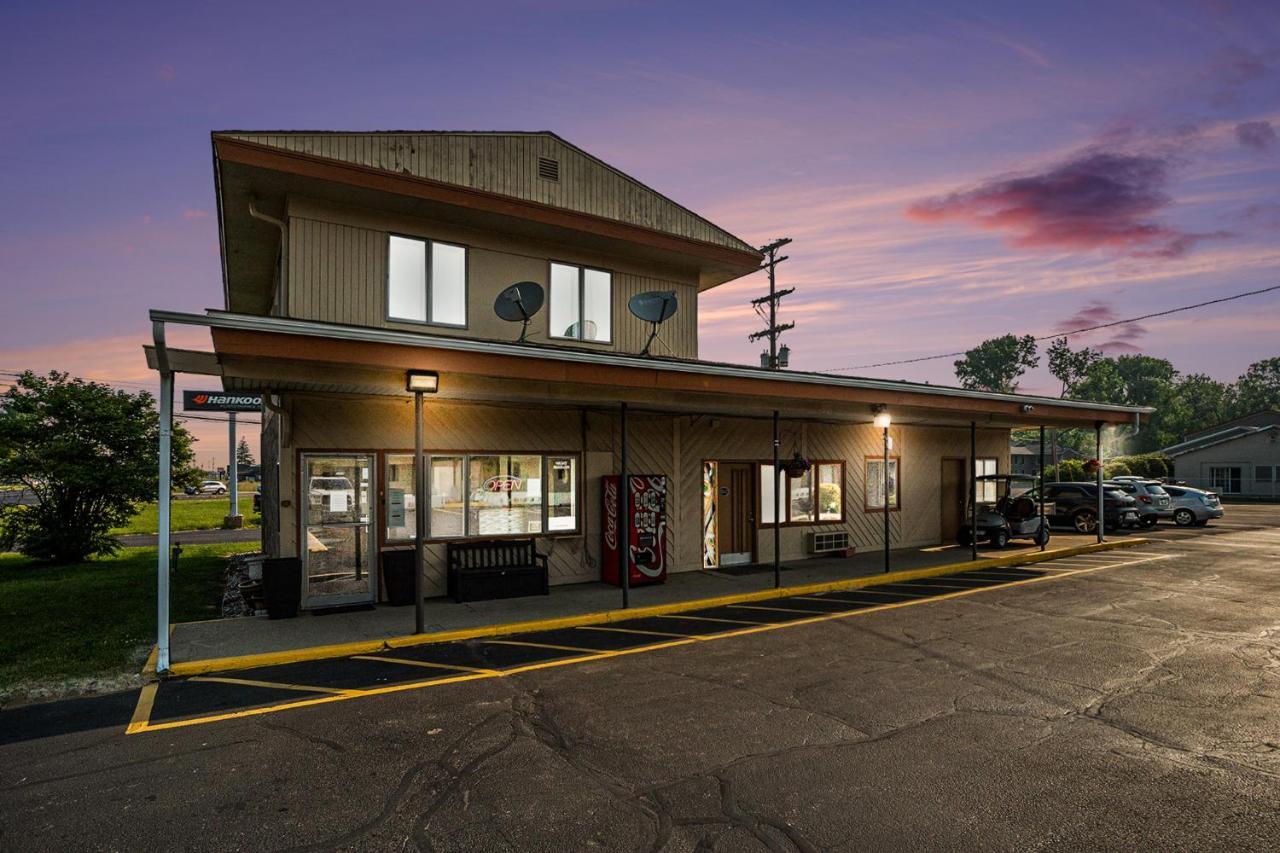 Great Lakes Inn & Suites South Haven Eksteriør billede