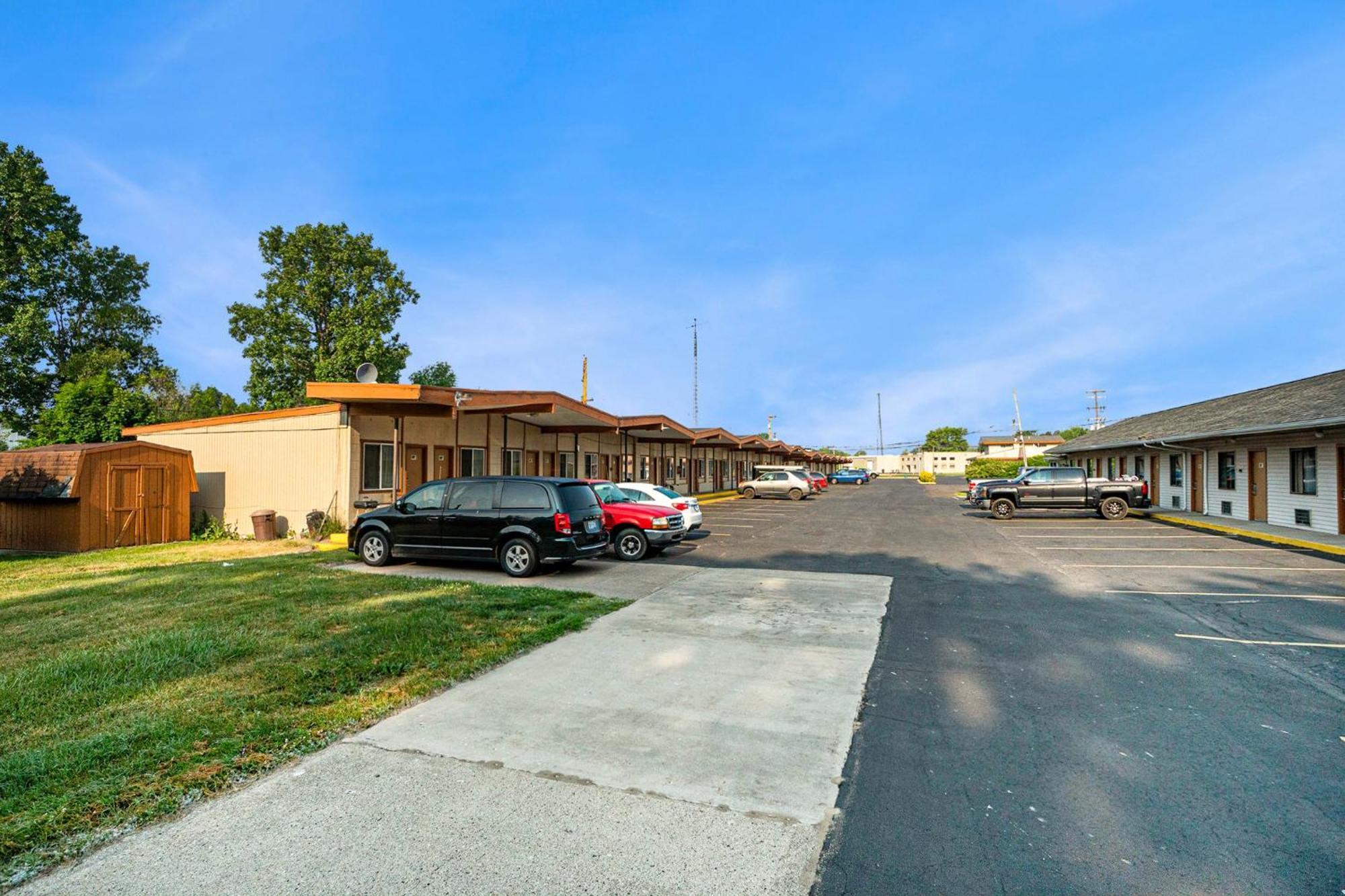 Great Lakes Inn & Suites South Haven Eksteriør billede